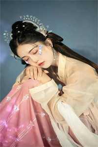 美人宿主勾勾手,疯批主神变舔狗